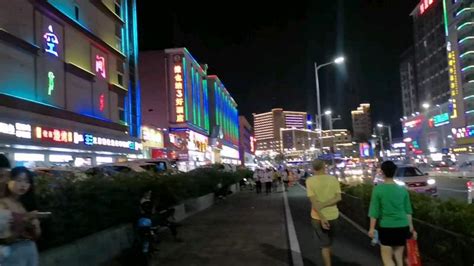 深圳龙华，实拍福城街道章阁社区夜景，看看是不是很繁华漂亮呢！旅游旅途风光好看视频