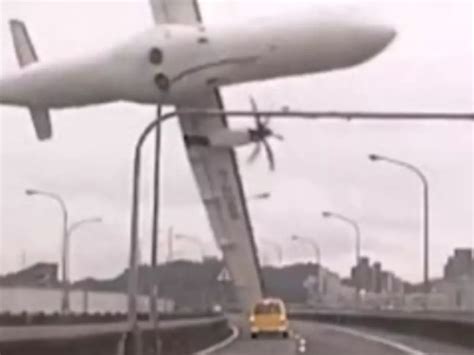 Transasia Airways Flight Crash 2015 Video Goes Viral Again