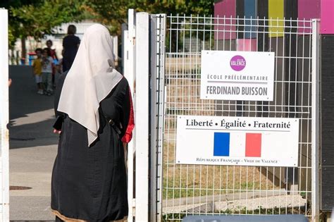 Port de labaya à lécole le Conseil dÉtat confirme que son