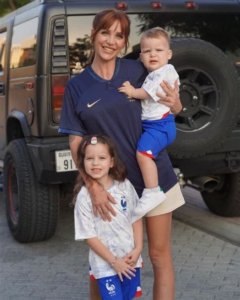 Photo Julia Paredes Et Ses Enfants Luna Et Vittorio Purepeople