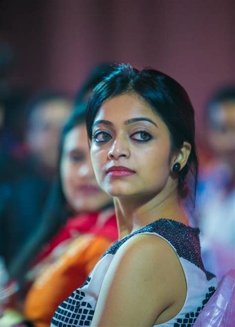 Actress Janani Iyer At Siima 2013 Veethi