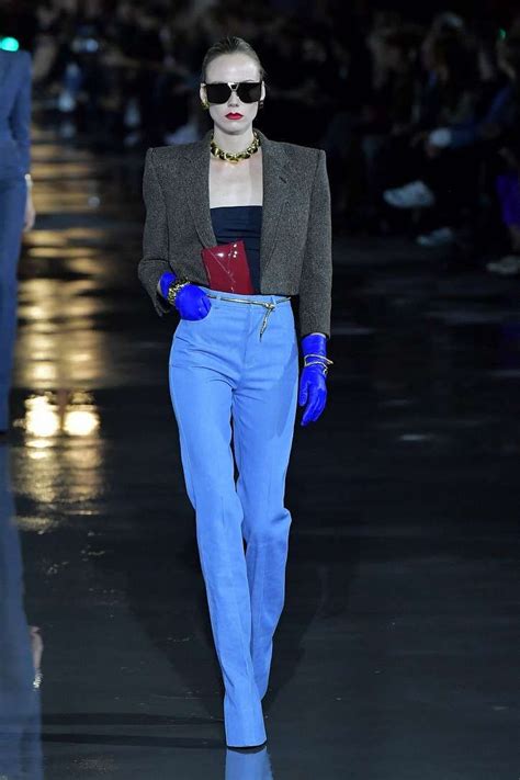 Лучшие образы коллекции Saint Laurent весна-лето 2022 | Модные стили ...
