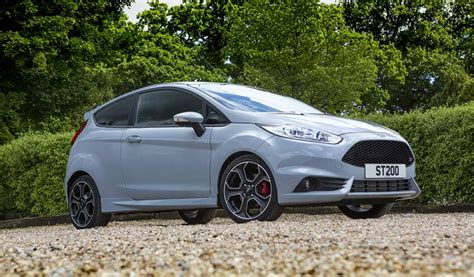 First Drive Ford Fiesta St Wheelsforwomen Ie