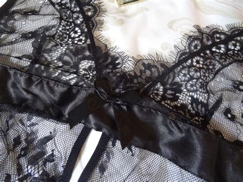 Lingerie sexy Passage du Désir des dessous frivoles Paris Frivole