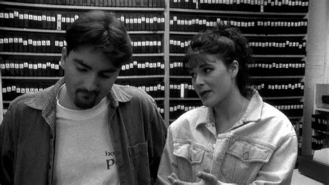 Фильм Клерки (Clerks) 1994 скачать торрент