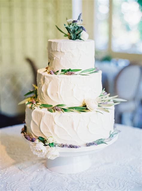 Classic White Wedding Cake Wedding And Party Ideas 100 Layer Cake