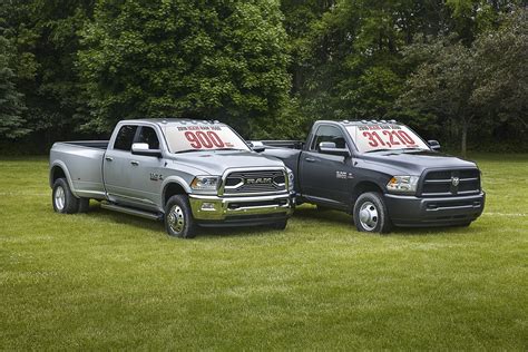 2016 Ram Heavy Duty Trucks Get 900 Lb Ft Of Torque From The Cummins 6 7l Diesel Carscoops