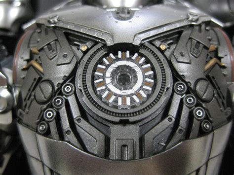 DeSMOnd Collection Hot Toys Iron Man Mark II Armor Unleashed Version Pt