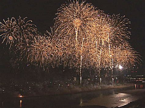 1万発の花火が夜空を彩る 第2回ぎふ長良川花火大会 平和と能登復興願い ｜ニュース｜ぎふチャン｜岐阜放送公式サイト