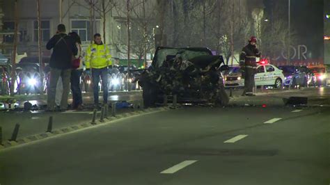 O Soferita De 19 Ani A Intrat Cu Masina Intr Un Camion Chiar In