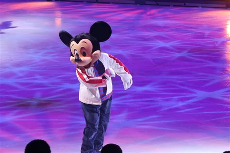 Disney On Ice Dare To Dream The Roarbotsthe Roarbots