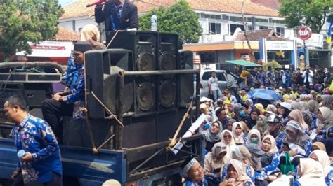 Tuntut Penambahan Kuota Pppk Ribuan Guru Honorer Di Garut Gelar Aksi