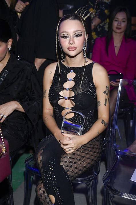 7 Hot Sexy Lila Janowska Bikini Pics