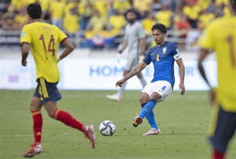 Seleção Brasileira enfrenta Colômbia pelas Eliminatórias da Copa do