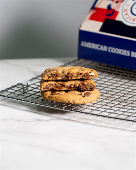 American Cookies lança novo sabor duplo recheio de chocolate Mapa