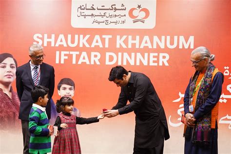 shokt khanm fn ryzng  laor  apna pchl sal ka rykar  dya