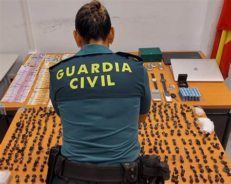 Cuatro Detenidos Tras Desmantelar Un Grupo Criminal Que Gestionaba Un Punto De Venta De Droga En