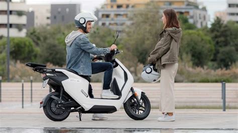 Honda Em E Electric Scooter Revealed For Europe Autodevot