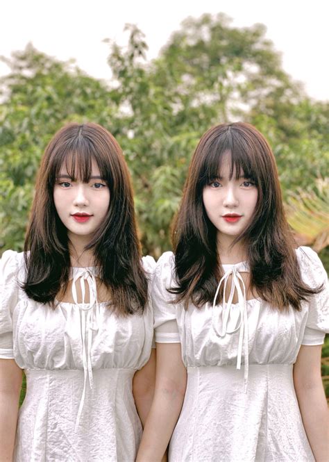 Cặp nữ siпɦ siпɦ ƌôi K hot rần rần ɱùa ⱪɦai ɠiảпɡ năɱ тɾước Nhan