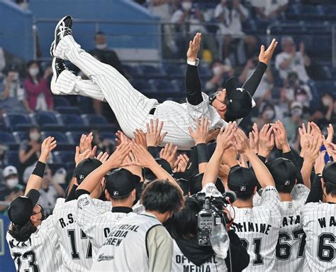 退任表明のロッテ・井口資仁監督「決断は試合直前」 河合オーナー代行も退任の意向表明：中日スポーツ・東京中日スポーツ