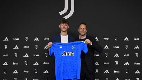 Riccardo Radu Primo Contratto Da Professionista Juventus