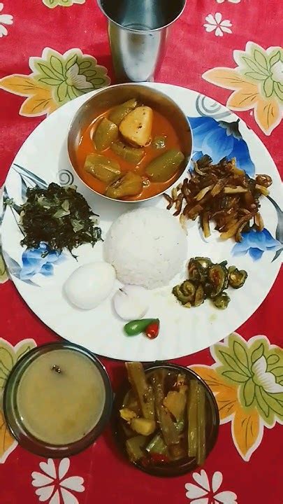 আজ দুপুরের খাবারের মেনু 🍛 ভাত ডিম সিদ্ধ কলমি শাক ভাজা উচ্ছে ভাজা ডাল আলু ভেন্ডি ভাজা 🦐পটলের