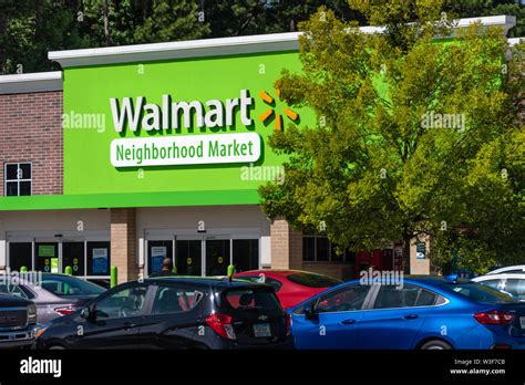 Wal Mart Store Parking Lot In Hi Res Stock Photography And Images Alamy