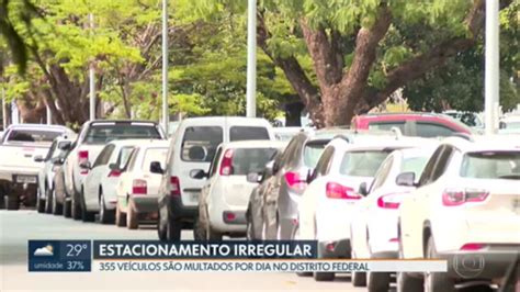 Detran aplica em média 355 multas por dia por estacionamento