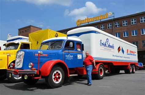 12 Oldtimer Lastkraftwagen Der Marke Henschel Sind Am Wochenende In