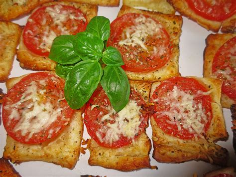 Tomaten Knoblauch Basilikum Quadrate Aus Bl Tterteig Von Sarah Krtn