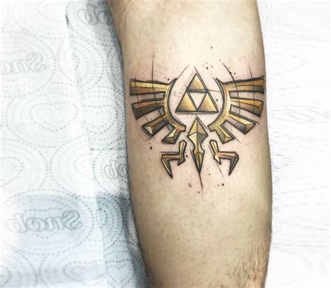 Hylian Crest tattoo by Gustavo Takazone | Photo 23961