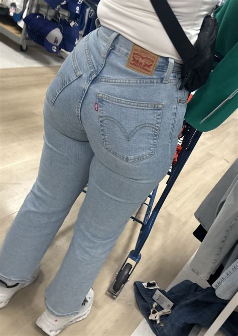 Amazing Huge Juicy Ass In Tight Jeans OC Tight Jeans Forum