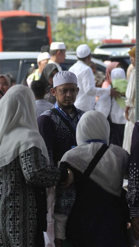 Jemaah Haji Kloter Pertama Siap Diberangkatkan Ke Tanah Suci