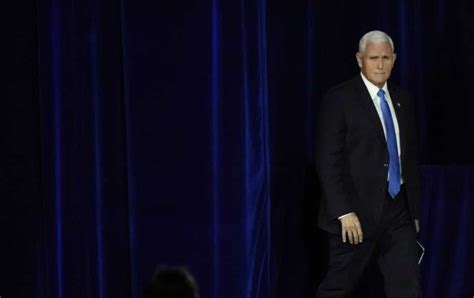 Pence Abandona Candidatura Presidencial Republicana