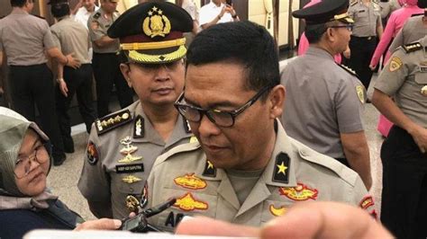 Geram Banyak Masyarakat Masih Kumpul Kumpul Polri Akui Bubarkan Massa