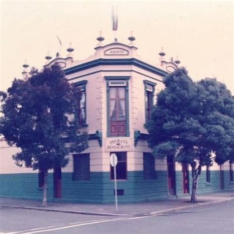 Railway Club Hotel | Port Melbourne