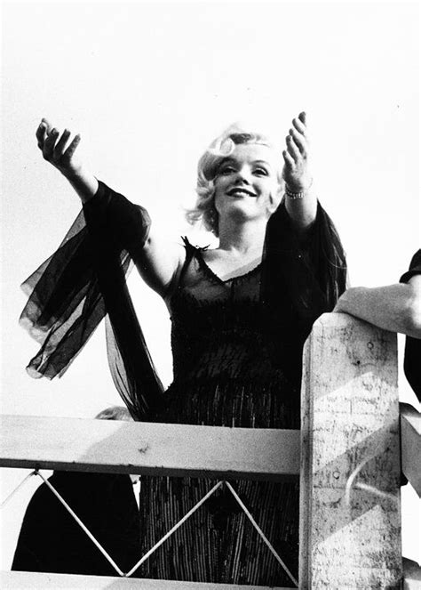 Marilyn Monroe On The Set Of Some Like It Hot 1958 Marilyn Monroe