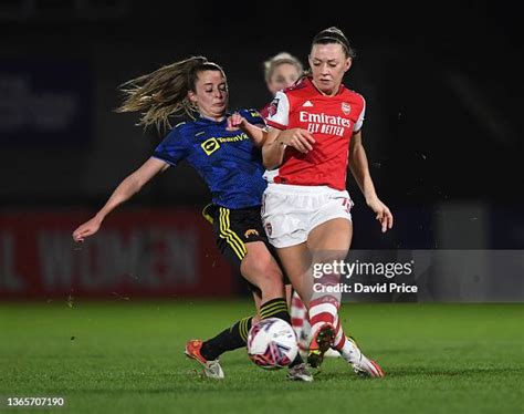 Katie McCabe of Arsenal is challenged by Ella Toone of Man Utd during... News Photo - Getty Images