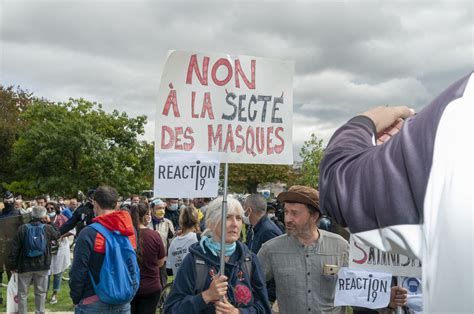 Les Anti Masques Entre Complotisme Et Refus De Lautorit