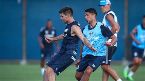 Luis Suárez y Felipe Carballo hicieron fútbol con Gremio mirá cómo los