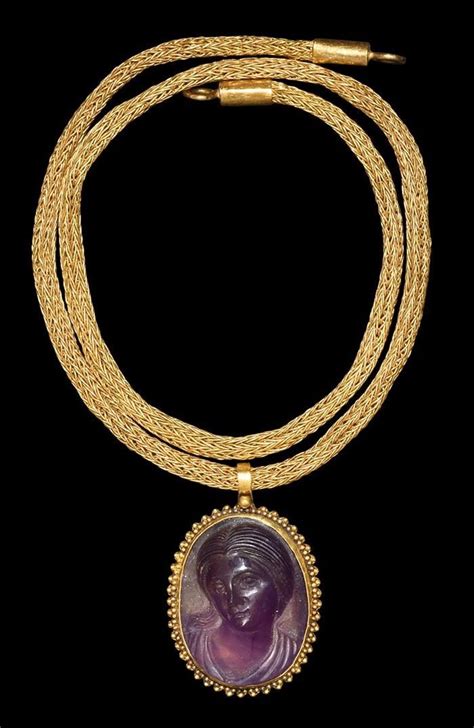 Roman Amethyst Venus Cameo Pendant With Gold Chain 1st 2nd Century Ad