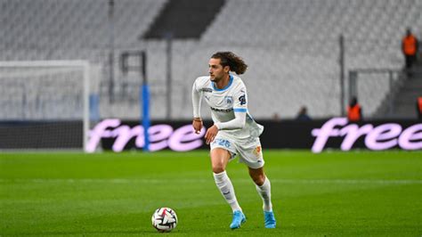 Om Psg N E Ta M Re Rabiot Se Fait Insulter Avant Les