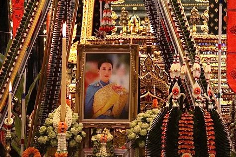 องค์หริภาฯ ทรงเป็นประธานพิธีเจริญพระพุทธมนต์สืบพระชาตาถวาย พระองค์ภา