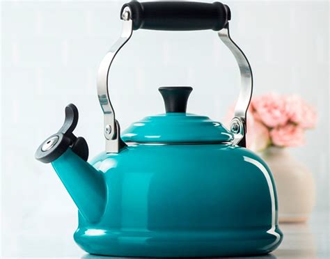 Chaleira Tradicional Apito Azul Caribe Le Creuset Casadicor Shop