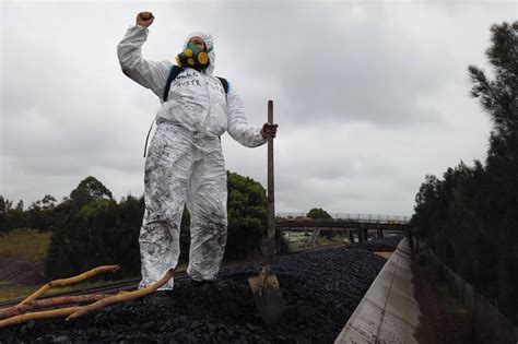 Activists Blockade Newcastle Coal Port Green Left