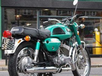 YAMAHA 1969-yamaha-yr3-350-r3-forerunner-of-the-yr5-and-rd350-rd350lc