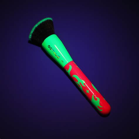 Gothlo™606 Slant Head Foundation Brush Neon City Gothlobeauty