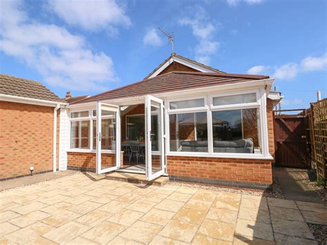 Sea Point, Chapel St Leonards - Dog Friendly Holiday Cottage in East Anglia