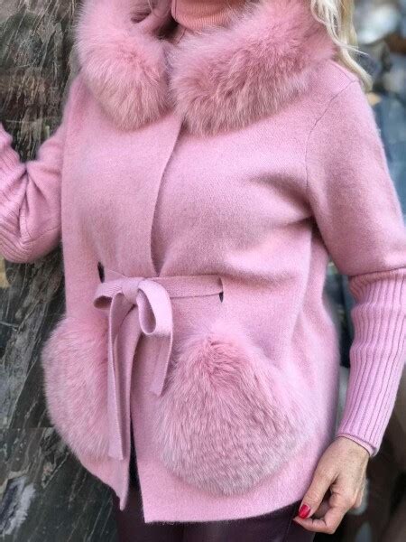 Кашмирена жилетка с коланче — VIZIA Store