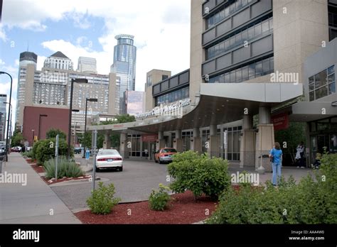 Hennepin County Medical Center Emergency Entrance Minneapolis